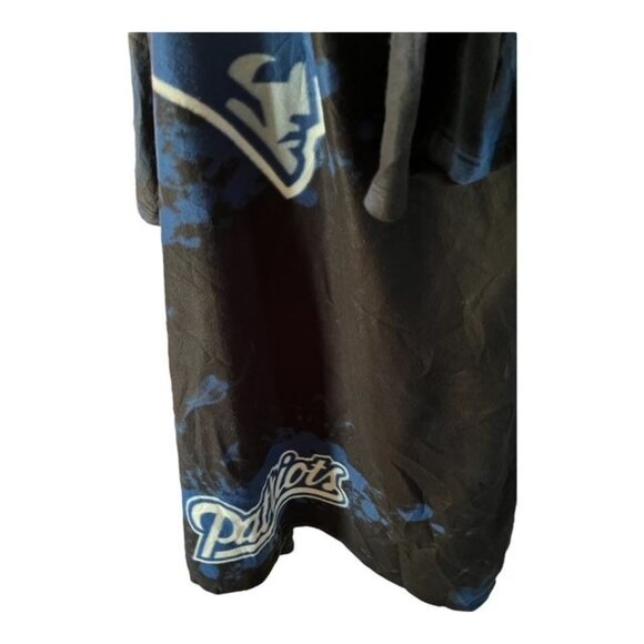 New England Patriots Wearable Blanket Robe – NFL Logo – One Size - Picture 6 of 6